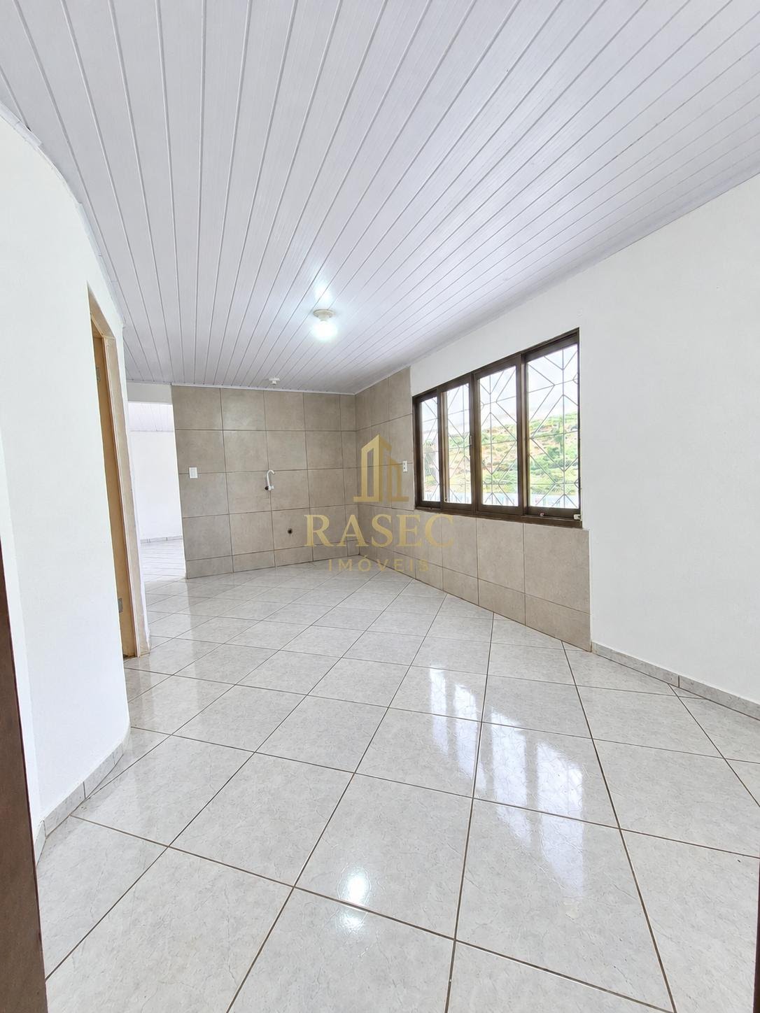 Casa para alugar com 3 quartos, 1 banheiro e 85m² no Centro 1, Brusque (SC) — foto 2 de 8