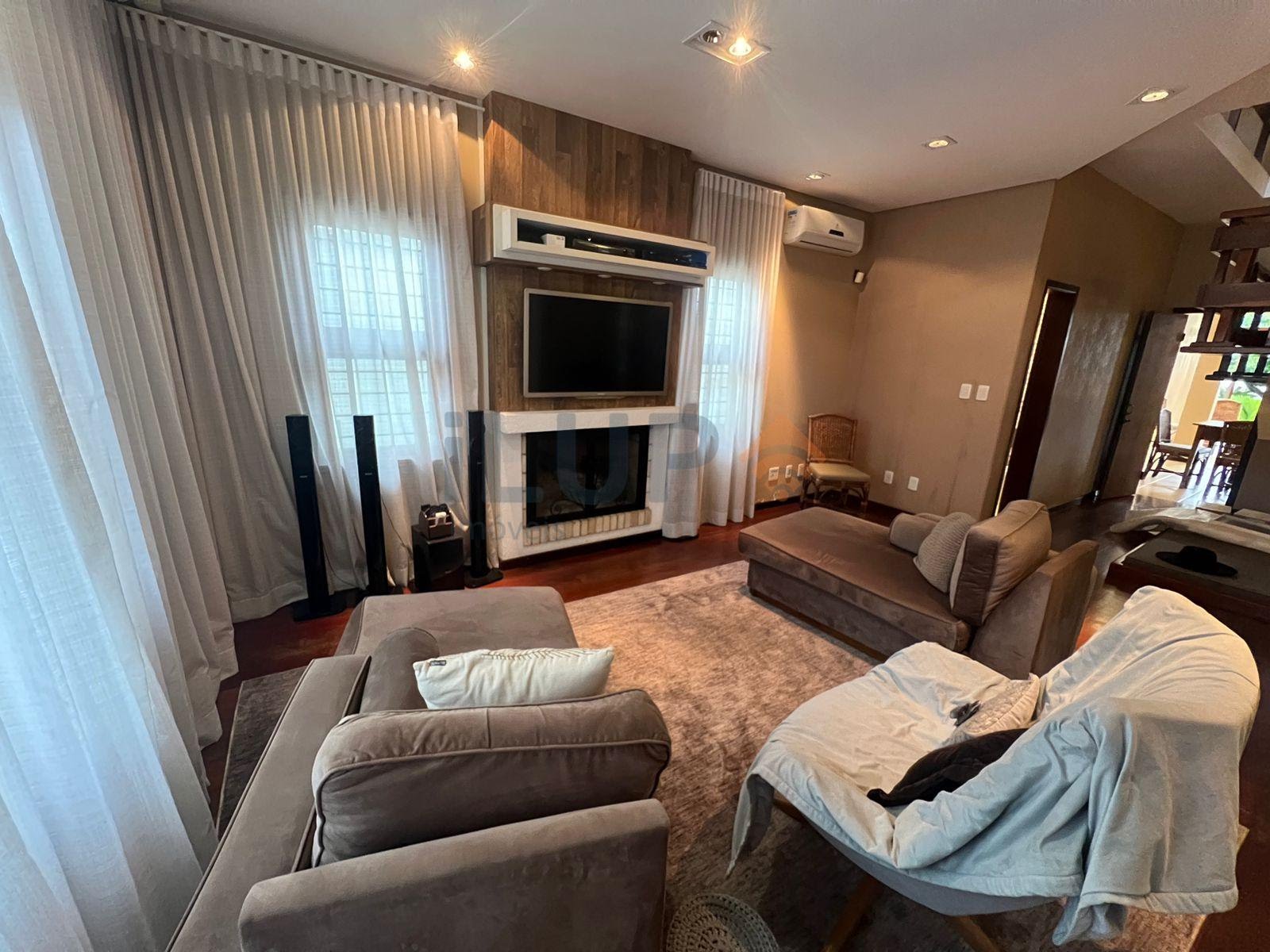 Sala de estar com lareira