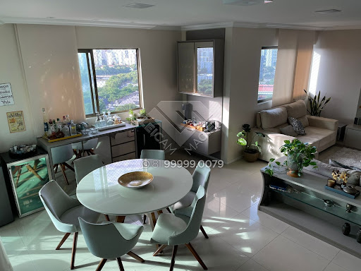 Compre Apartamento com 4 quartos,  4 Suites,  3 Vagas e 208m² na Torre Semi-Mobiliado