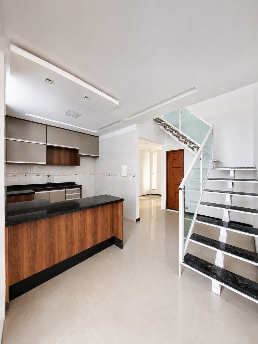 Casa à venda com 3 quartos, 2 suítes, 2 vagas e 273m² no Jardim Cruzeiro, Feira de Santana (BA) — foto 8 de 16