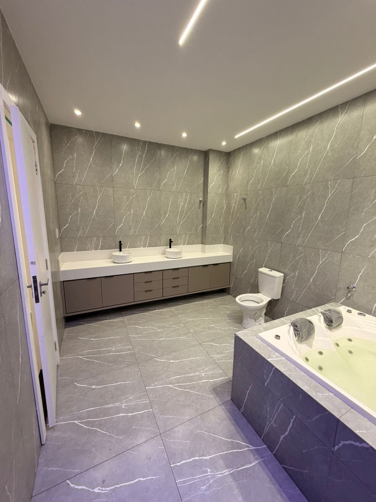 Casa à venda com 3 quartos, 1 suíte e 211m² no Nova Esperança, Feira de Santana (BA) — foto 19 de 30