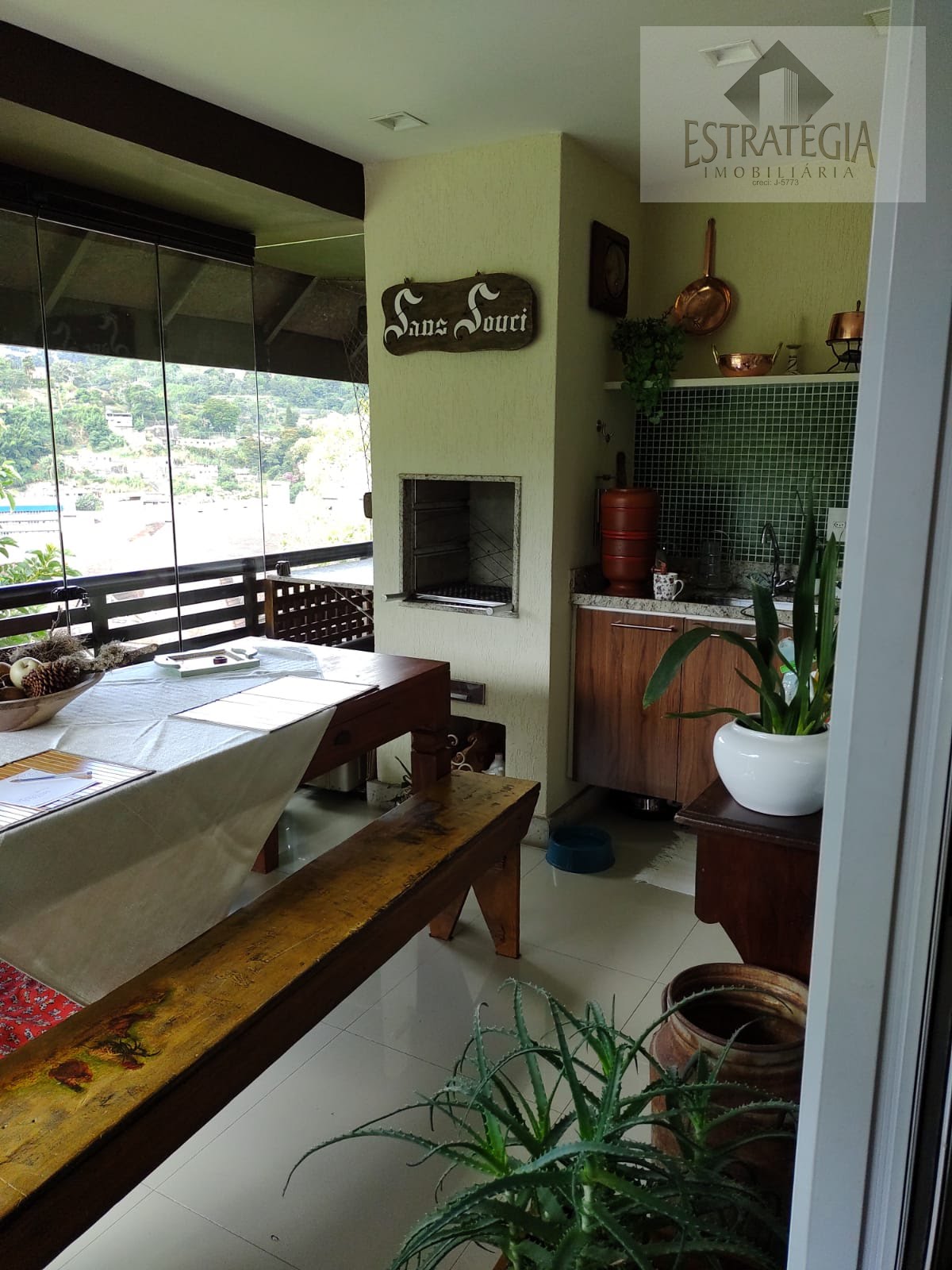 Apartamento à venda com 3 quartos, 1 suíte, 2 vagas e 120m² no Nogueira, Petrópolis (RJ) — foto 17 de 18
