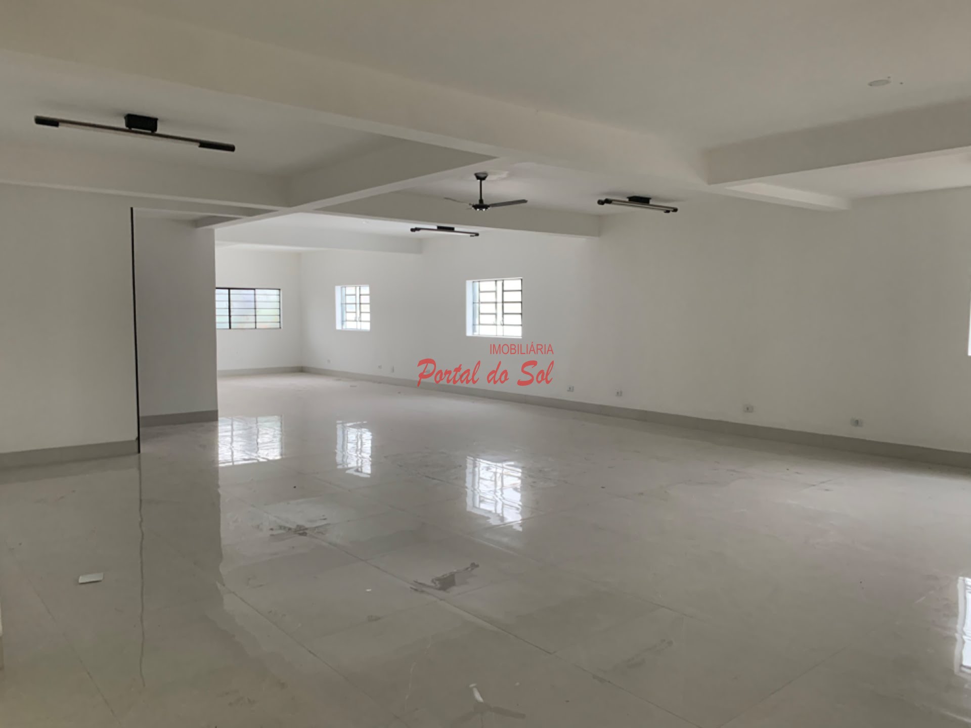 Comercial para alugar com 3 banheiros e 400m² no Centro, Santo Antônio da Platina (PR) — foto 11 de 12