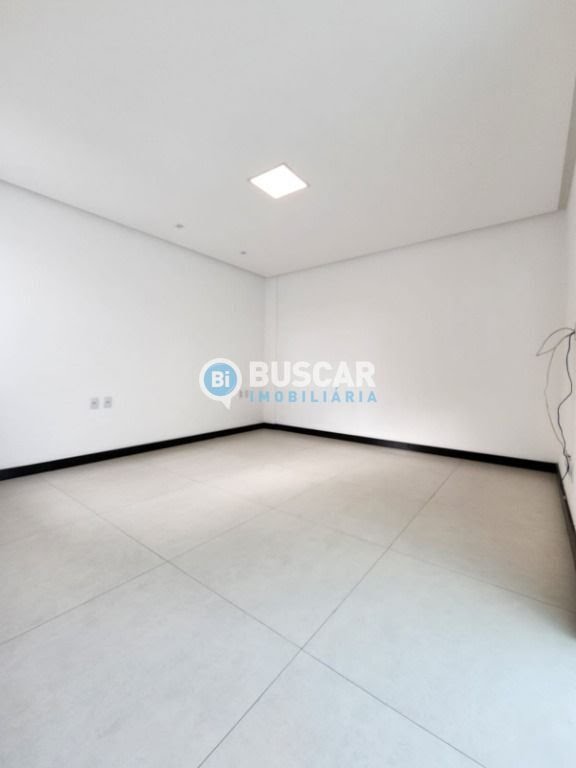 Casa à venda com 4 quartos, 2 suítes, 5 vagas e 330m² no Cidade Nova, Feira de Santana (BA) — foto 13 de 21