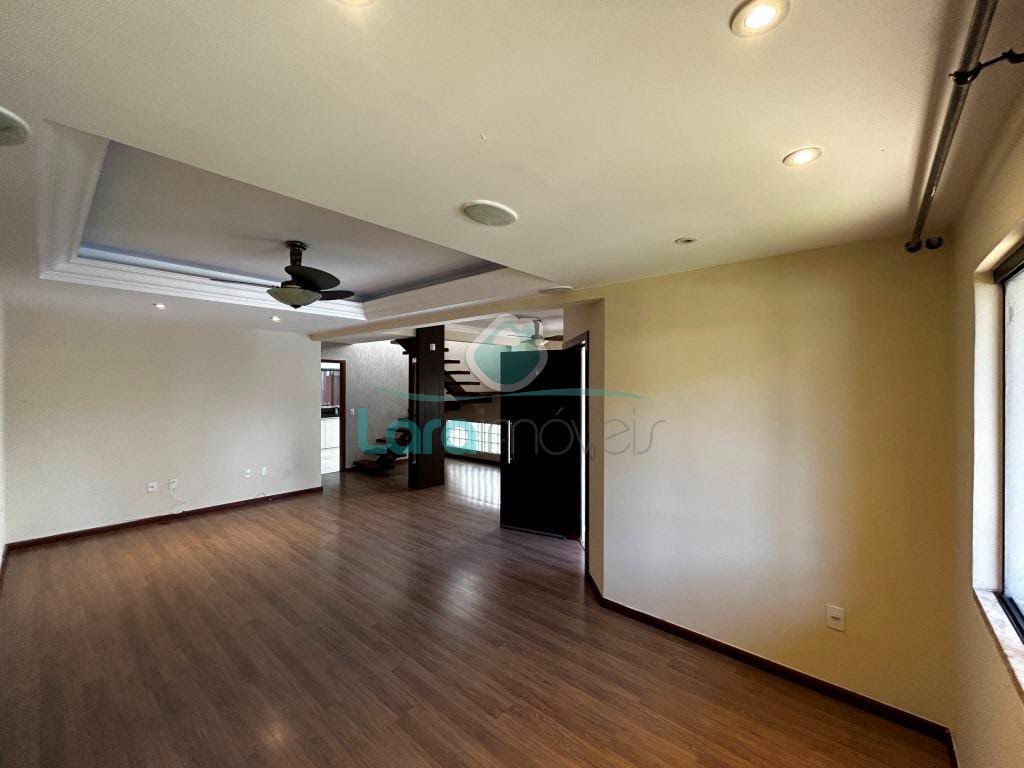 Casa à venda com 3 quartos, 1 suíte, 2 vagas e 233m² no Riviera Fluminense, Macaé (RJ) — foto 4 de 30