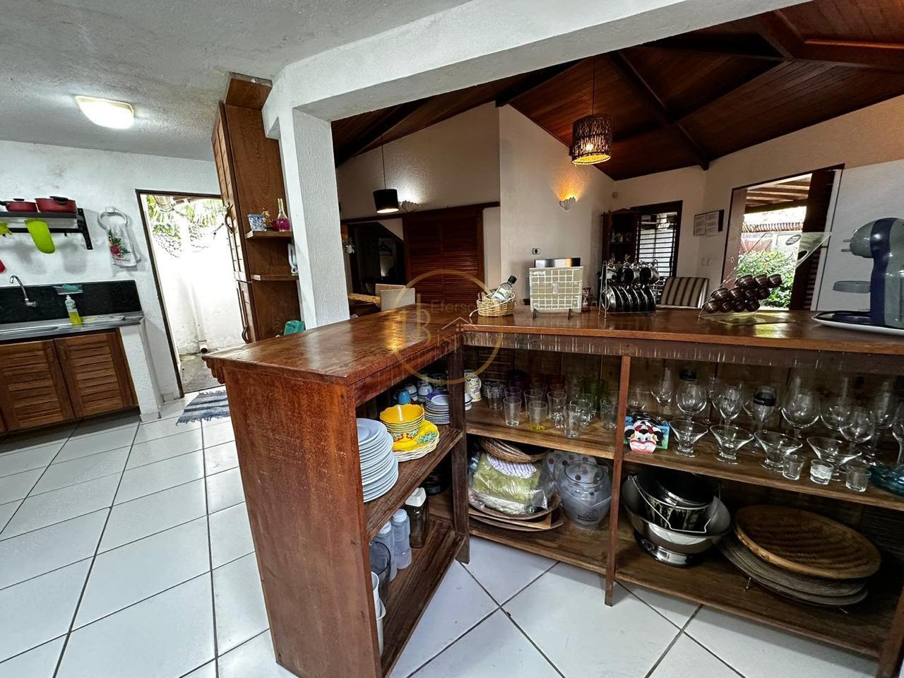 Casa à venda com 2 quartos, 1 suíte, 2 vagas e 200m² no Arraial D'ajuda ( Estrada da Balsa ), Porto Seguro (BA) — foto 12 de 15