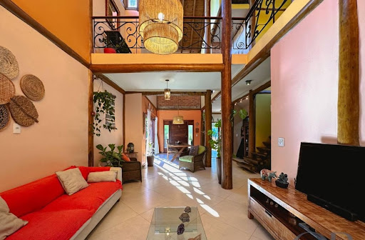 Casa de 3 quartos e piscina perto da orla no Perequê Açu