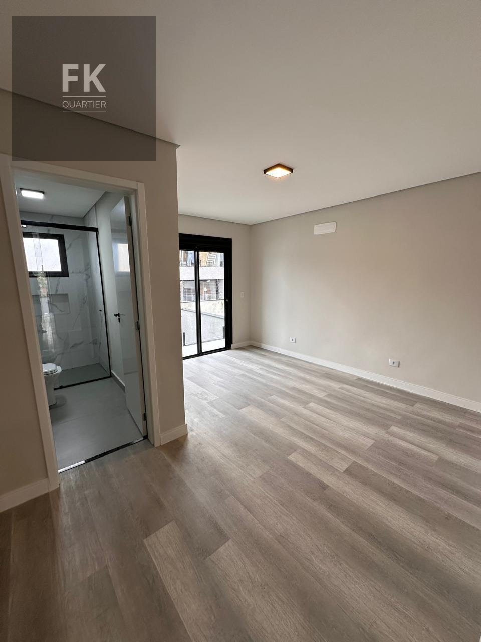 Casa à venda com 3 quartos, 1 suíte, 2 vagas e 131m² no Villas do Jaguari, Santana de Parnaíba (SP) — foto 3 de 24