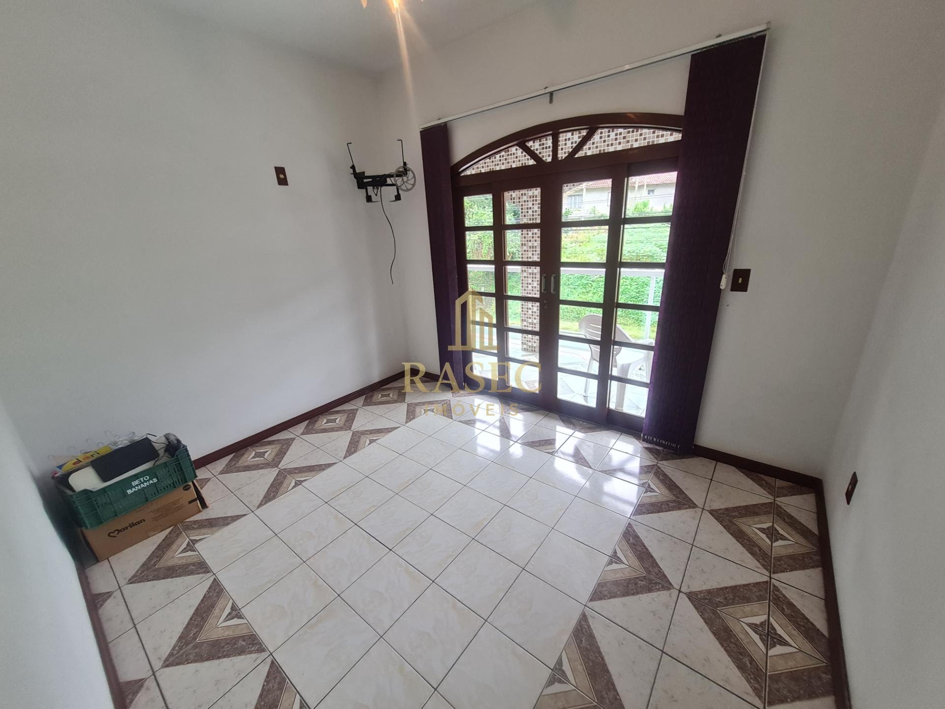 Casa à venda com 5 quartos, 2 banheiros, 2 vagas e 750m² no Paquetá, Brusque (SC) — foto 20 de 24