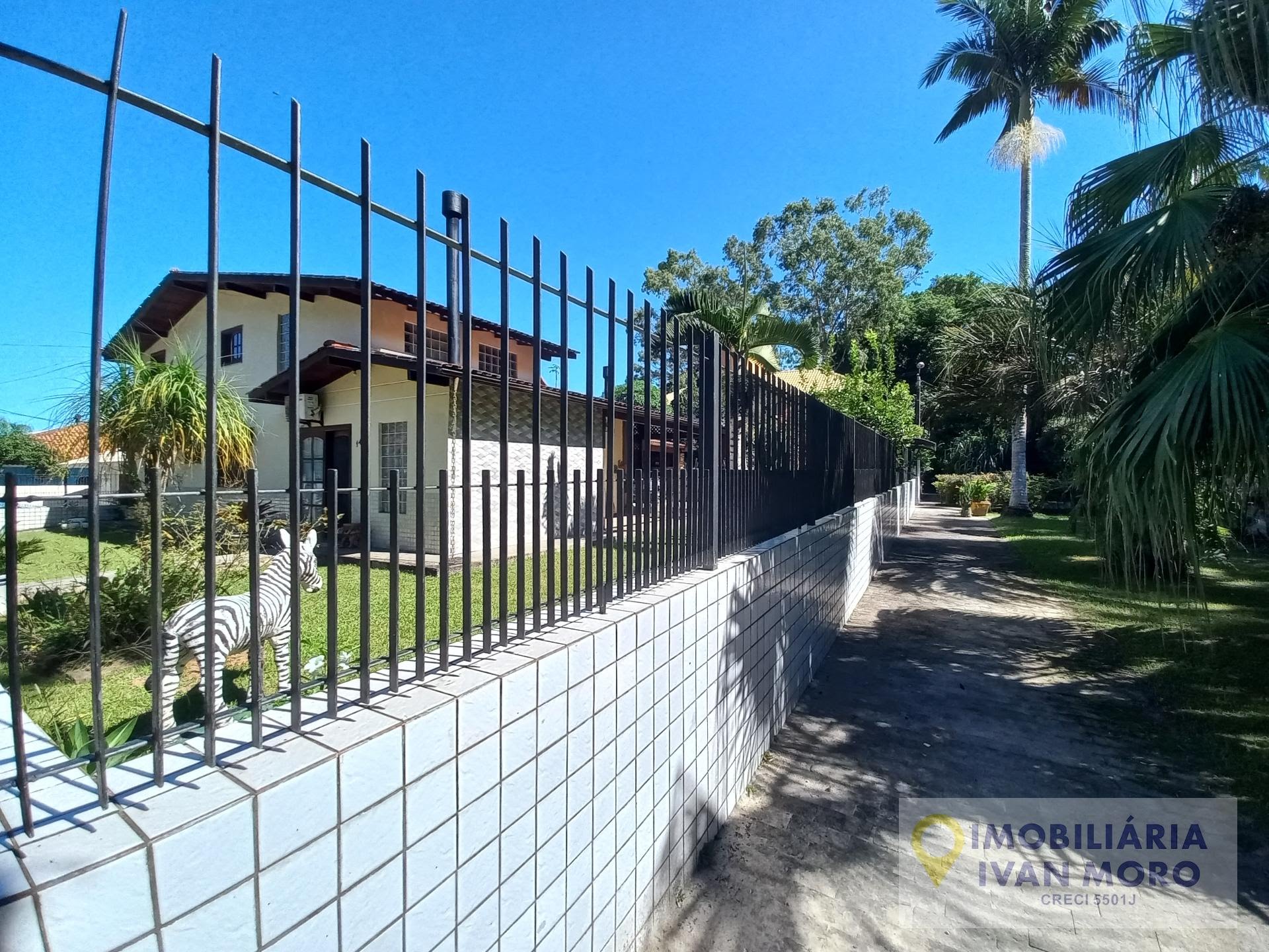 Casa à venda com 5 quartos, 2 suítes, 4 vagas e 219m² no Daniela, Florianópolis (SC) — foto 8 de 30