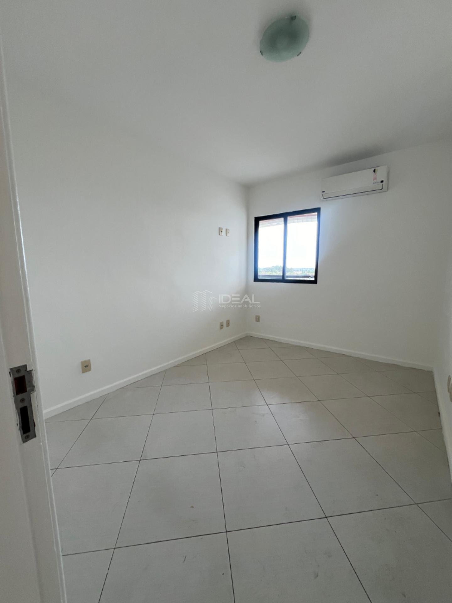 Apartamento à venda com 3 quartos, 1 suíte, 2 vagas e 93m² no Parque Tamandaré, Campos dos Goytacazes (RJ) — foto 16 de 21