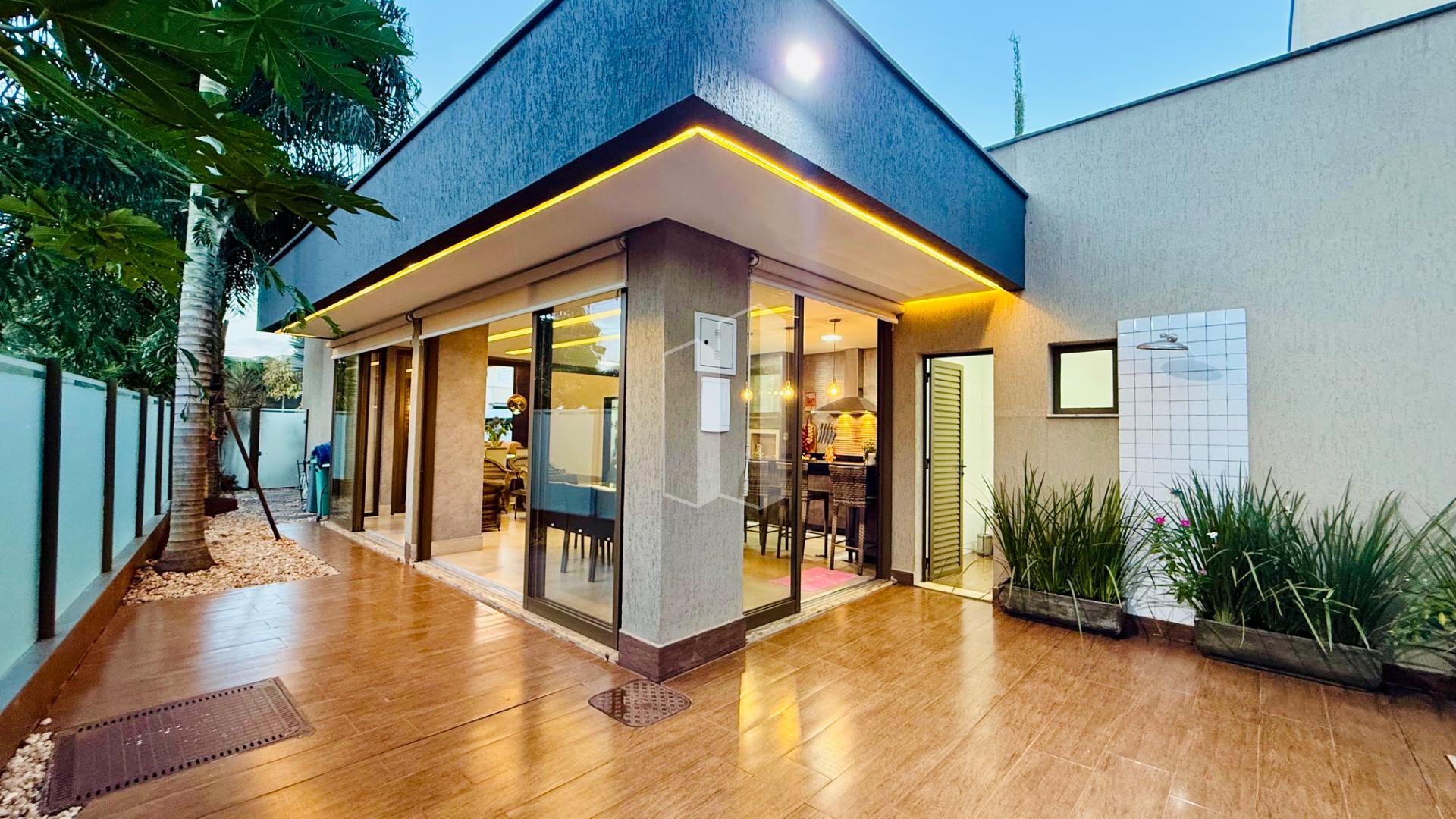 Casa à venda com 3 quartos, 3 suítes, 3 vagas e 240m² no Residencial Goiânia Golfe Clube, Goiânia (GO) — foto 12 de 30
