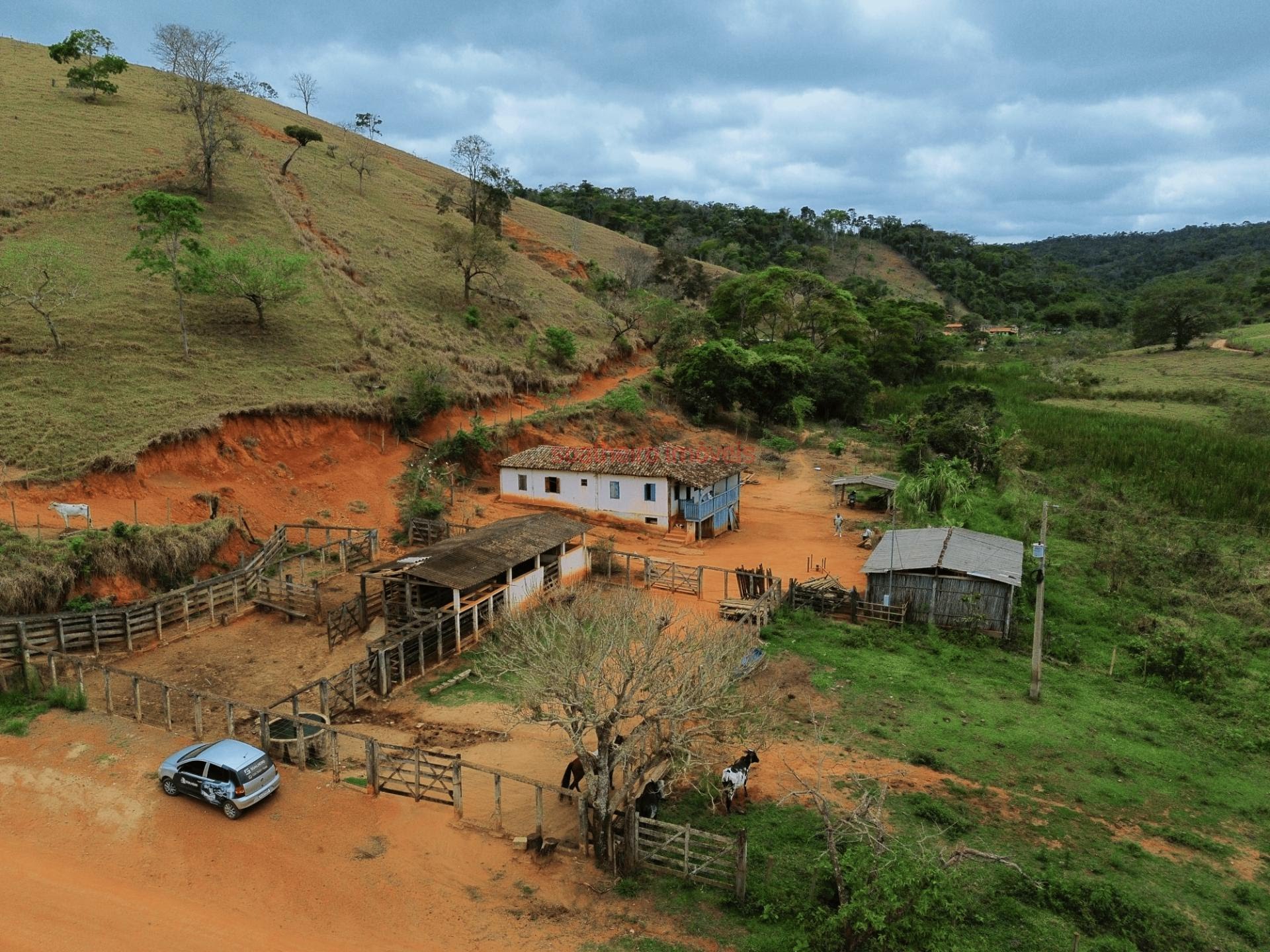 Casa + curral 