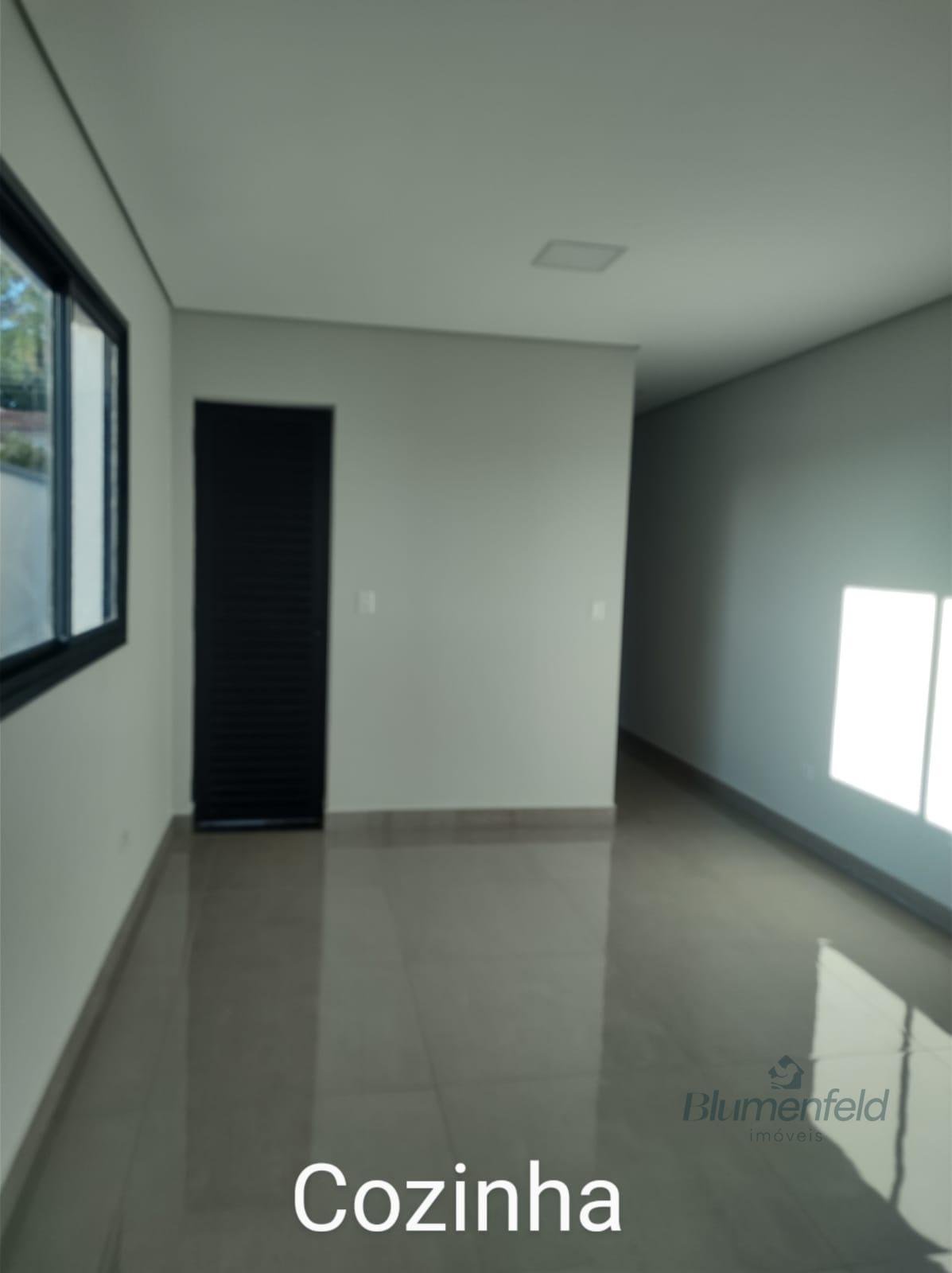 Casa à venda com 3 quartos, 3 suítes, 4 vagas e 136m² no Jardim Planalto, Arujá (SP) — foto 12 de 27