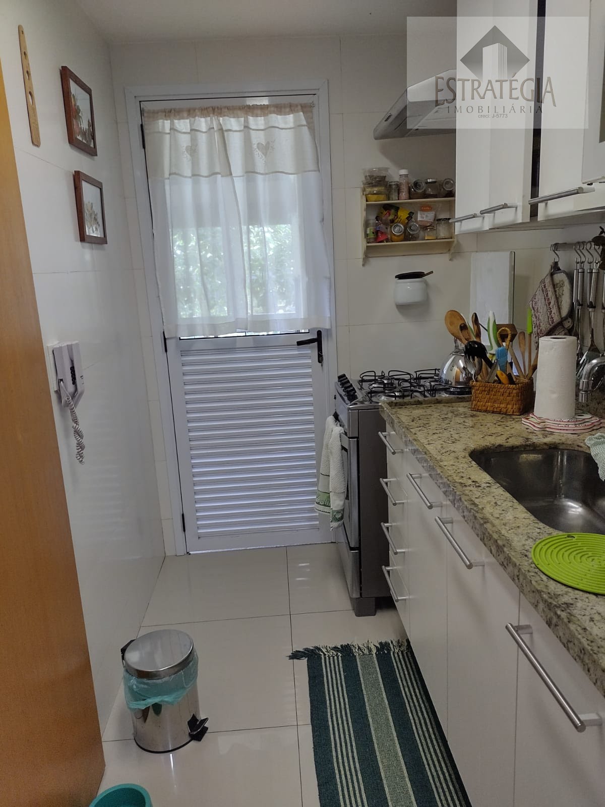 Apartamento à venda com 3 quartos, 1 suíte, 2 vagas e 120m² no Nogueira, Petrópolis (RJ) — foto 7 de 18