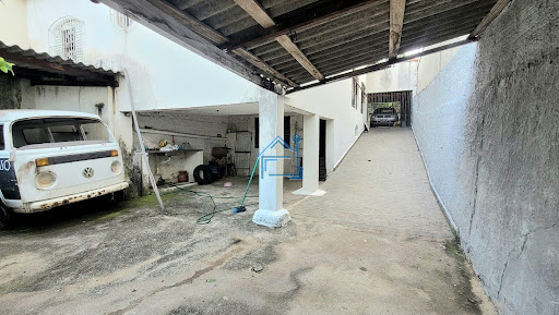 Casa térrea com amplo quintal no Jardim Simus em Sorocaba