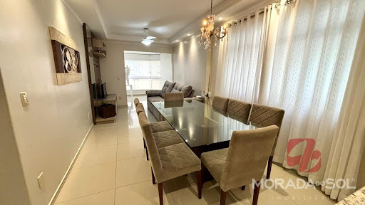 Apartamento quadra mar em Meia Praia  -  Itapema