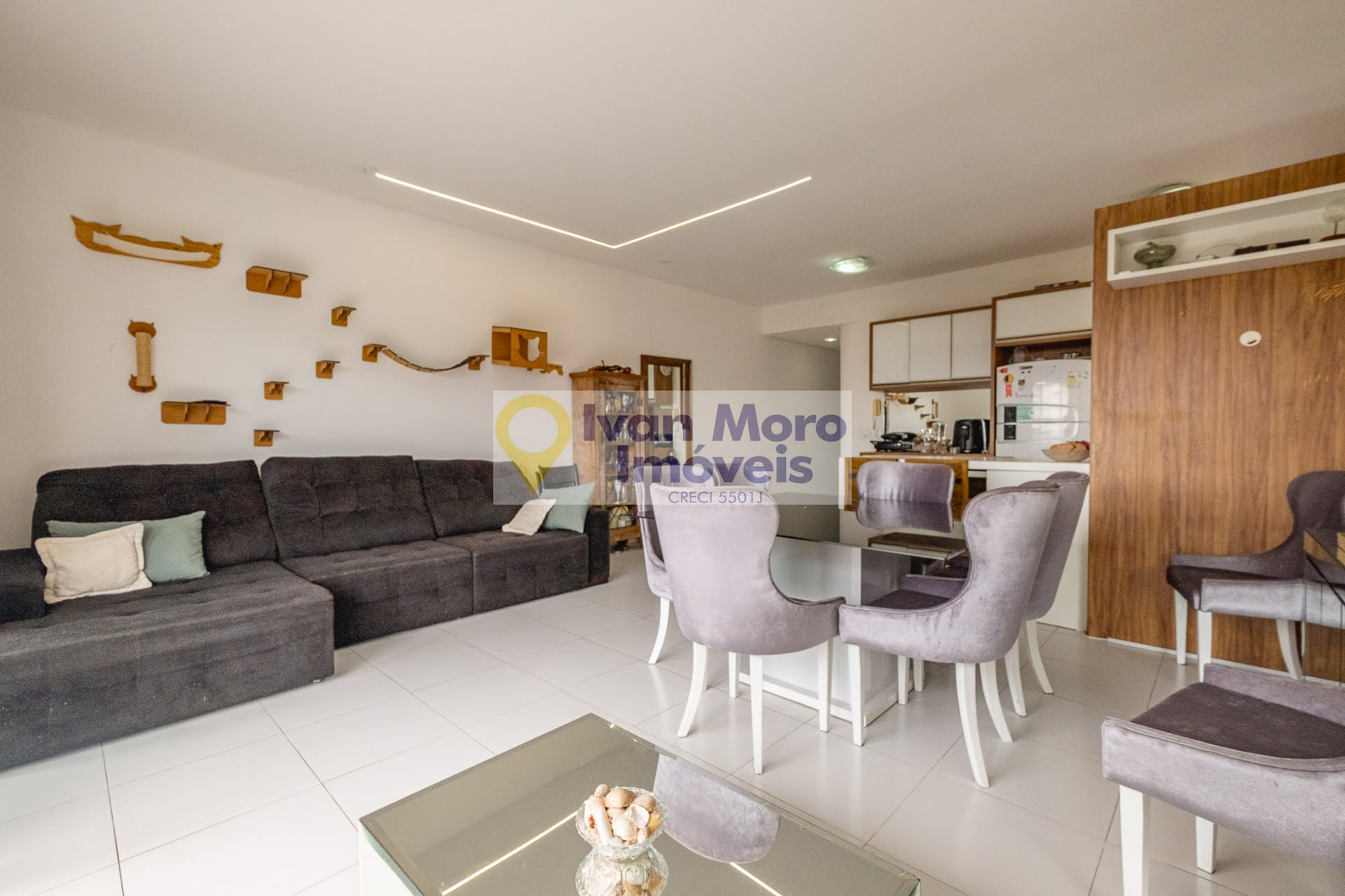 Apartamento à venda com 3 quartos, 2 banheiros, 2 vagas e 104m² no Jurerê, Florianópolis — foto principal