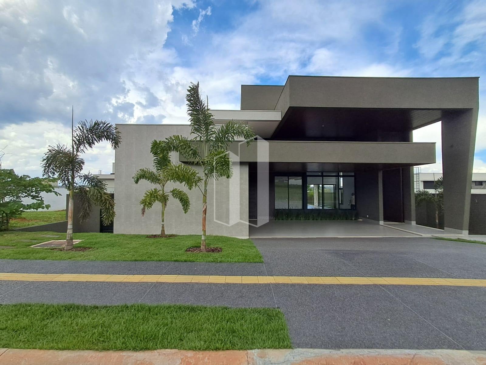 Casa à venda com 4 quartos, 4 suítes, 6 vagas e 320m² no Parque Cidade, Goiânia (GO) — foto 2 de 22