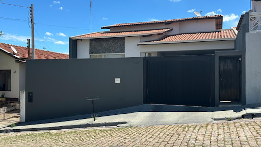 Casa à Venda no Centro de Adamantina: 3 Dormitórios, 241m² 