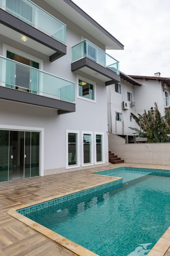 Casa à venda com 3 quartos, 5 banheiros, 2 vagas e 349m² no Itoupava Central, Blumenau — foto principal