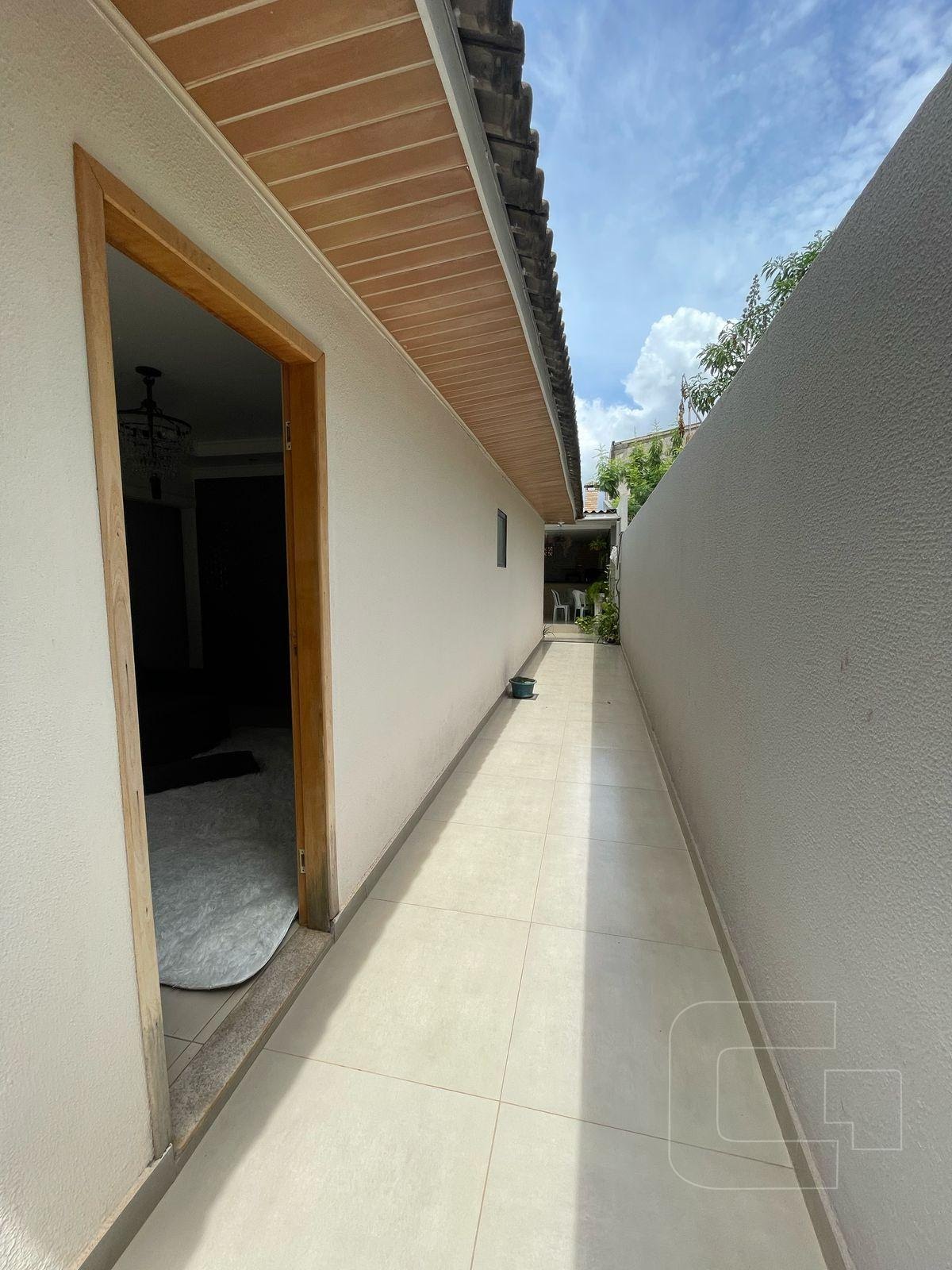 Casa à venda com 3 quartos, 4 vagas e 278m² no Jardim Flamingos, Apucarana (PR) — foto 4 de 26