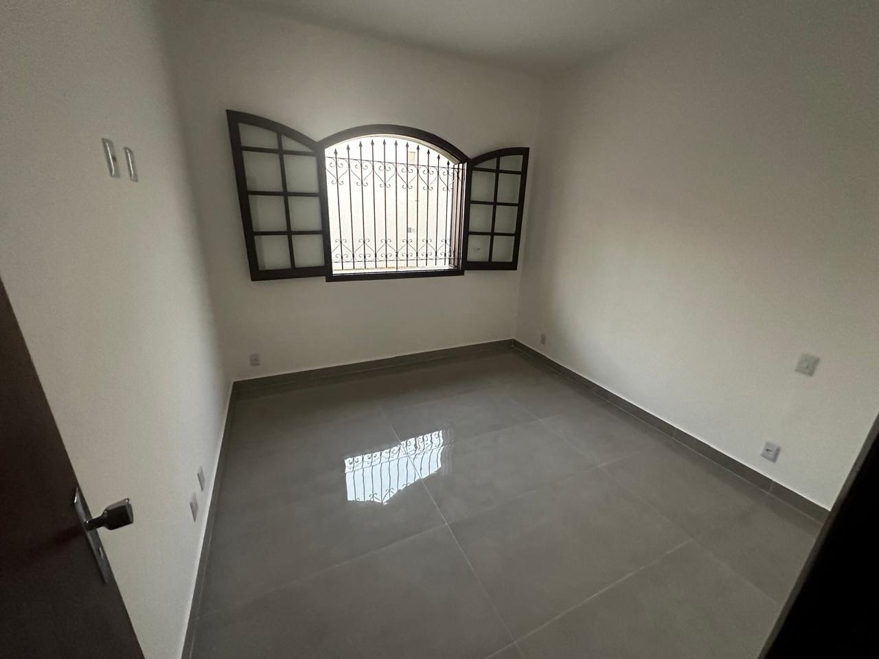 Casa para alugar com 3 quartos, 2 banheiros, 8 vagas e 192m² no Santa Branca, Belo Horizonte (MG) — foto 5 de 13