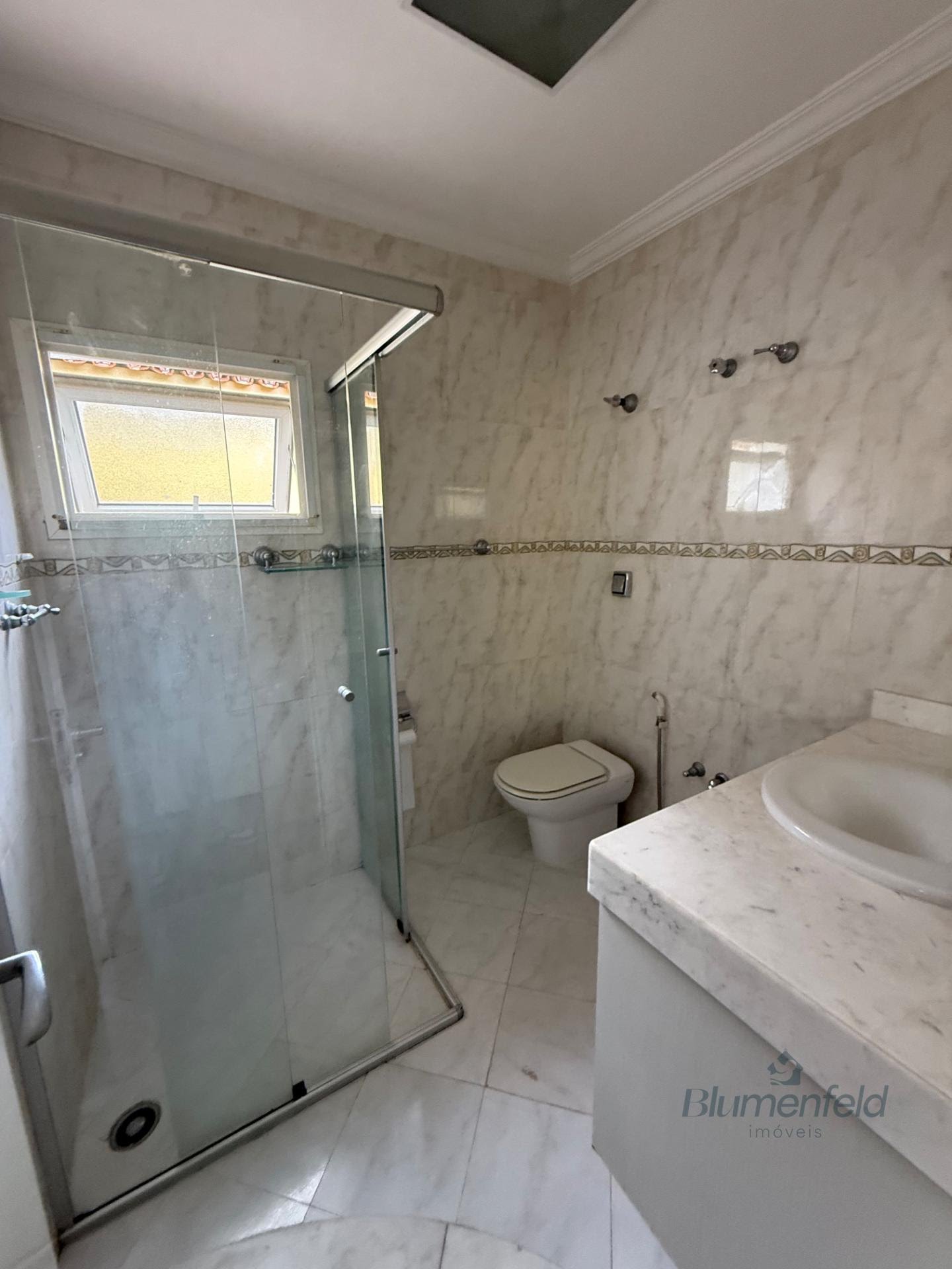 Casa à venda com 4 quartos, 4 suítes, 4 vagas e 300m² no Condomínio Arujazinho IV, Arujá (SP) — foto 22 de 30