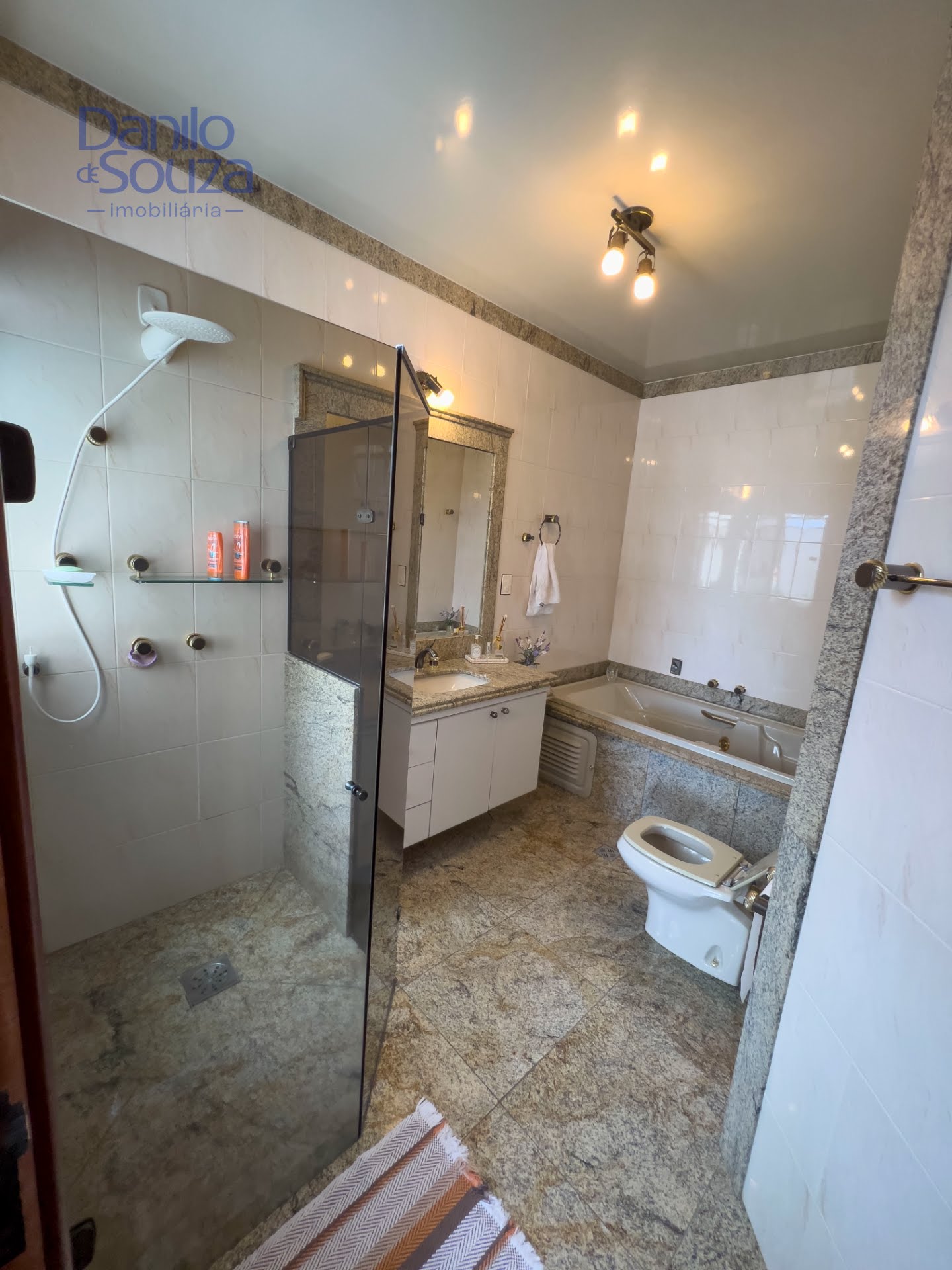 Casa à venda com 4 quartos, 2 suítes, 4 vagas e 576m² no Centro, Araxá (MG) — foto 17 de 24