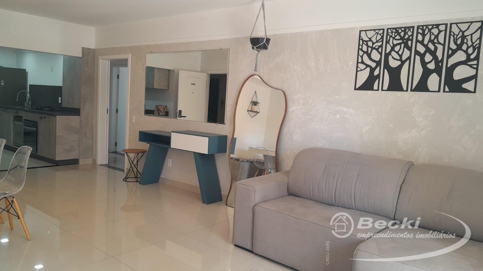 Apartamento à Venda no Centro de Joinville, 3 Dorms, 122m²