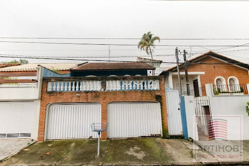 Casa à venda no Super Quadra Morumbi, 4 dorms, 176m²
