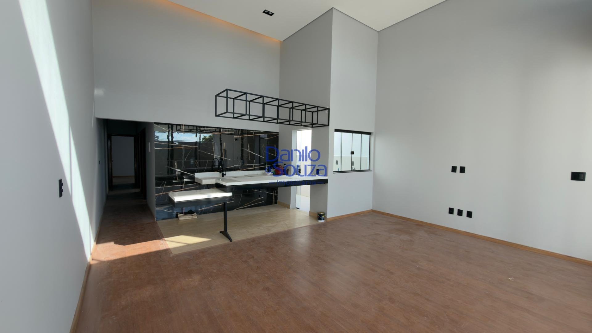 Casa à venda com 3 quartos, 1 suíte, 2 vagas e 128m² no Jardim Europa V, Araxá (MG) — foto 2 de 11