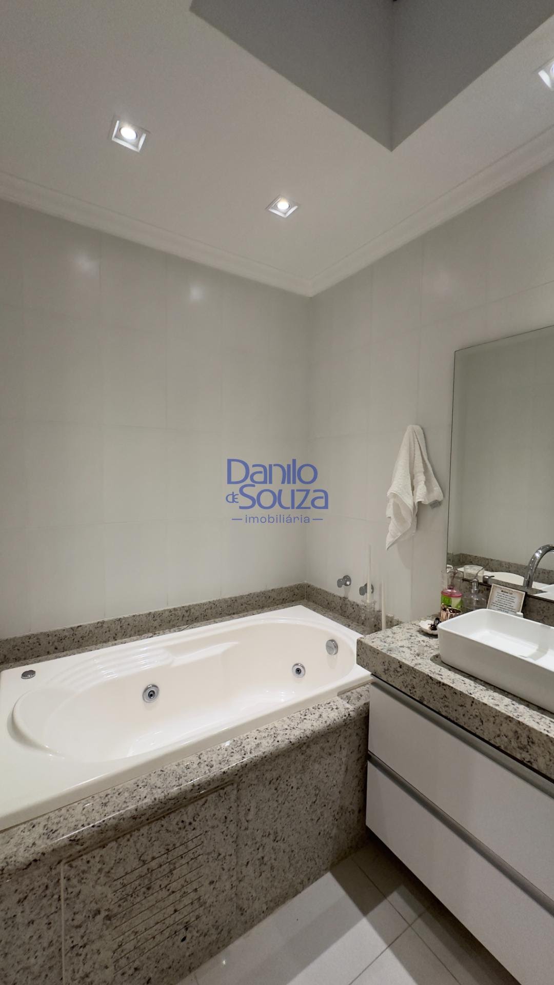 Apartamento à venda com 3 quartos, 2 suítes, 4 vagas e 144m² no Centro, Araxá (MG) — foto 17 de 23