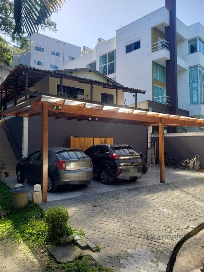 Casa à venda com 2 quartos, 2 banheiros, 4 vagas e 100m² no Condomínio Country Club, Arujá — foto principal