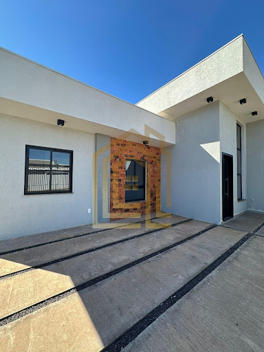 Casa à Venda de esquina no bairro 14 de Novembro, Cascavel - 2 Quartos, 78m²