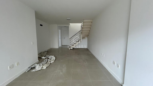 sala-trinitaimobiliaria-elos-ilhapura