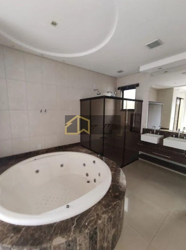 Casa de Condomínio em Alphaville Araguaia  -  Goiânia