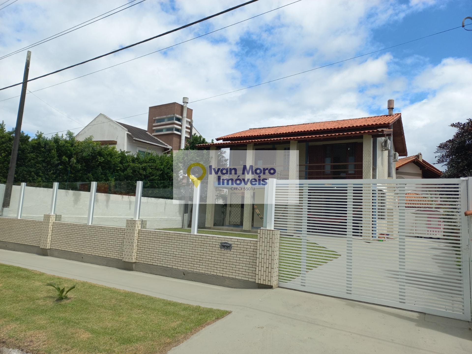 Casa para alugar com 4 quartos, 2 banheiros, 3 vagas e 180m² no Daniela, Florianópolis (SC) — foto 2 de 30