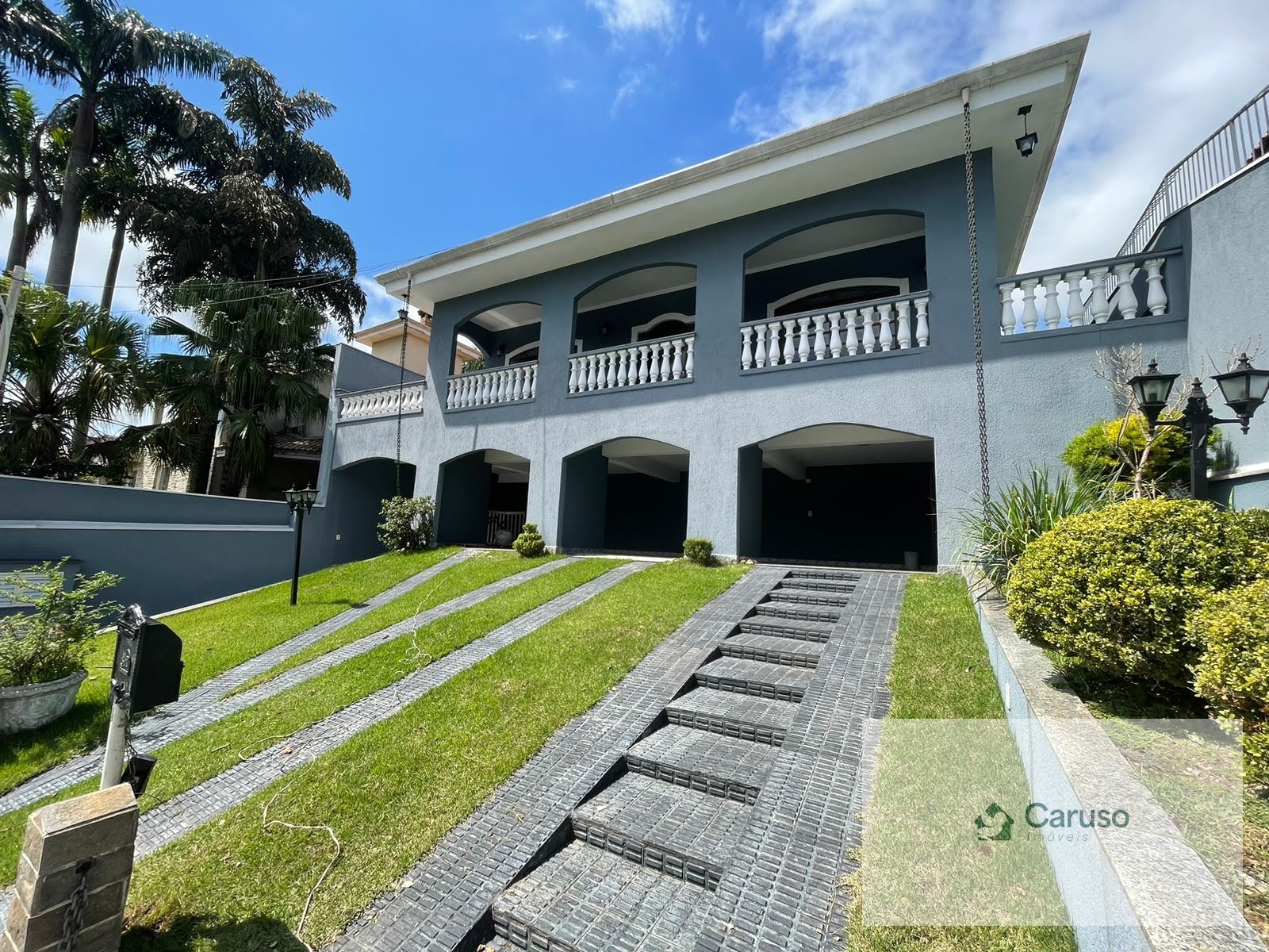 Casa à venda com 3 quartos, 3 banheiros, 5 vagas e 259m² no Condomínio Country Club, Arujá — foto principal