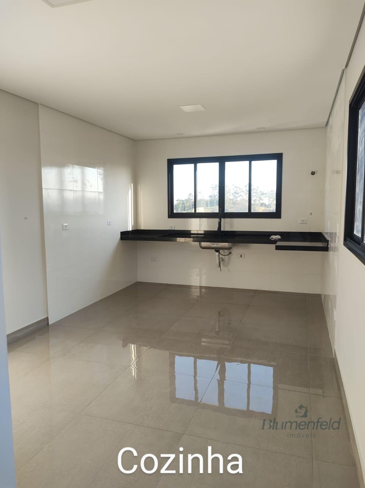 Casa à venda com 3 quartos, 3 suítes, 4 vagas e 136m² no Jardim Planalto, Arujá (SP) — foto 8 de 27