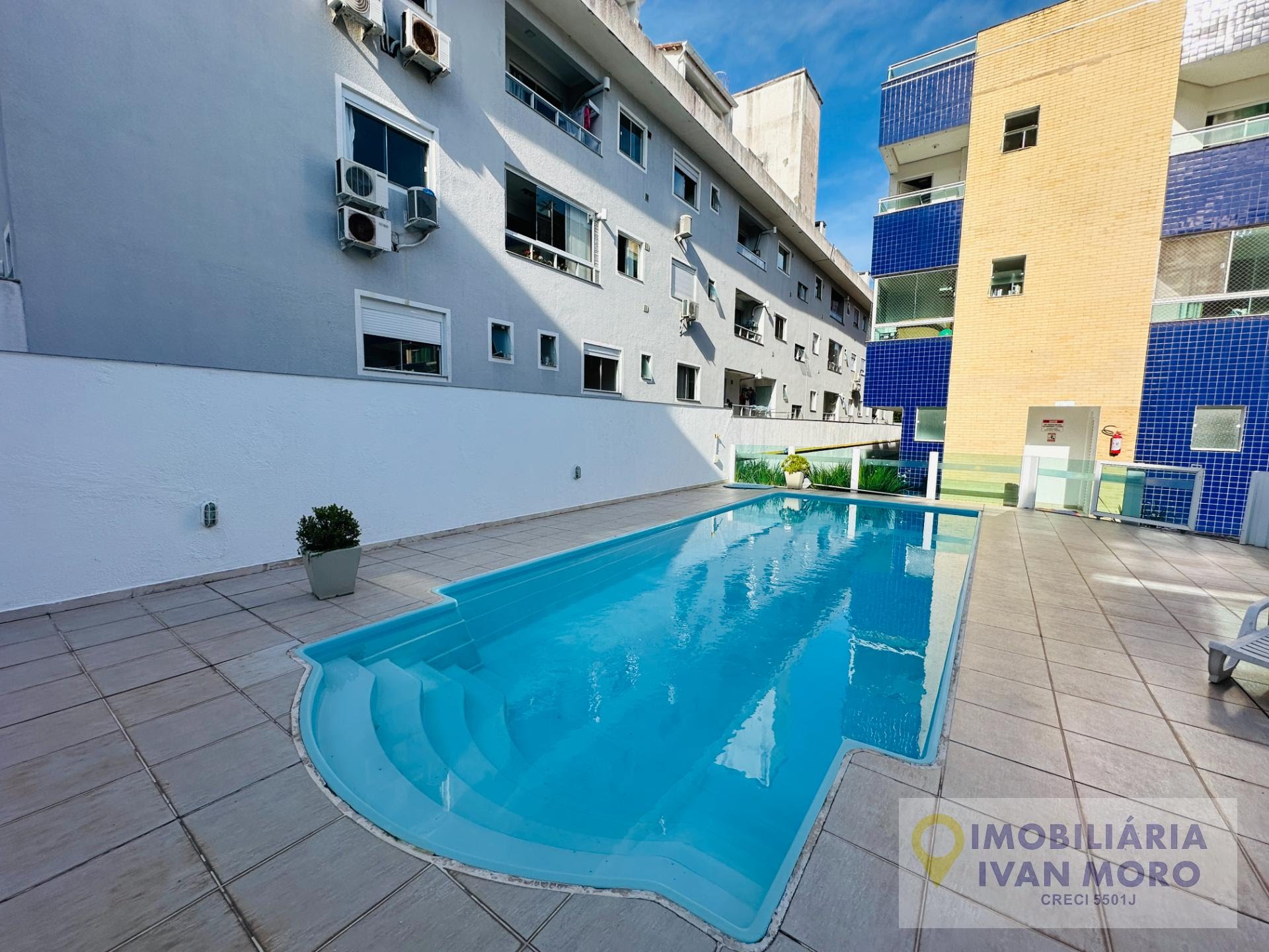 Apartamento à venda com 2 quartos, 2 banheiros, 1 vaga e 72m² no Ingleses Norte, Florianópolis — foto principal
