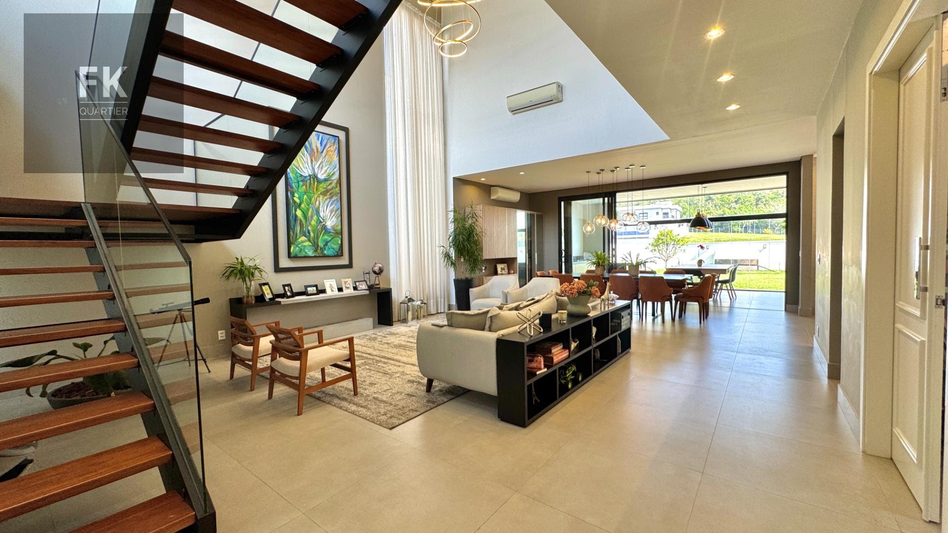 Casa à venda com 4 quartos, 4 suítes, 5 vagas e 322m² no Alphaville, Santana de Parnaíba (SP) — foto 7 de 24