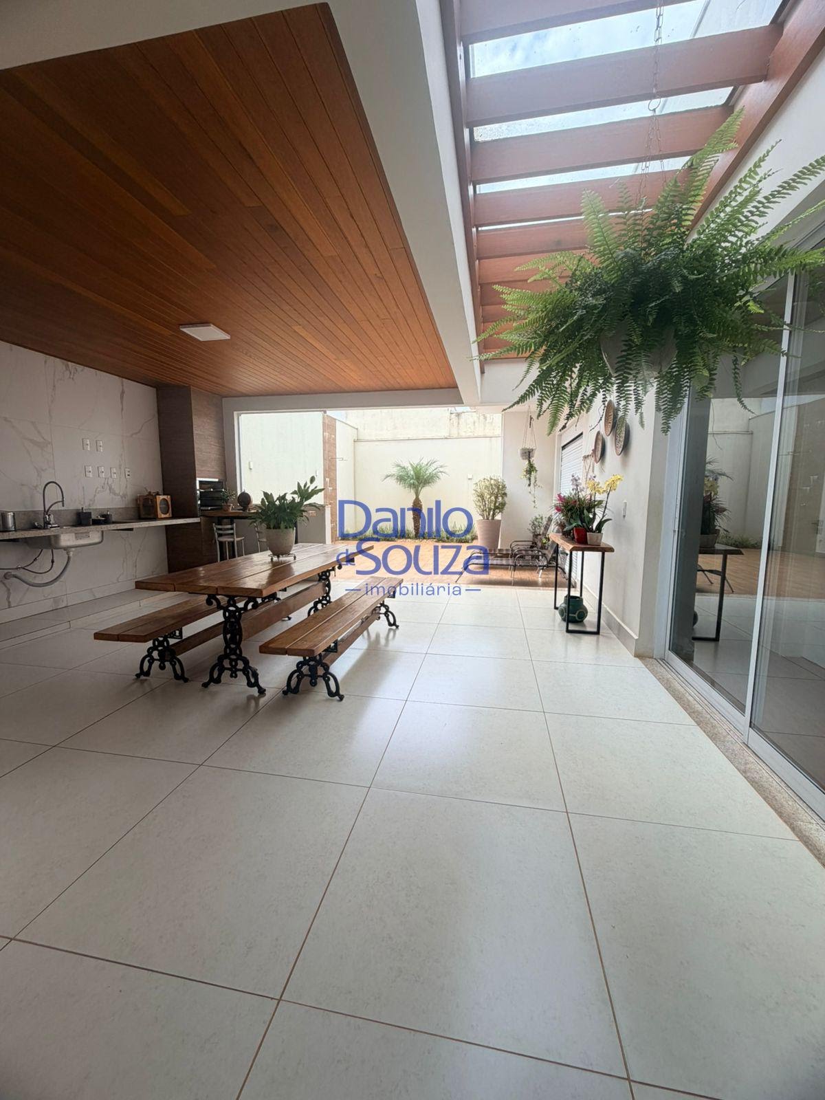 Casa à venda com 3 quartos, 2 suítes, 4 vagas e 373m² no Veredas da Cidade, Araxá (MG) — foto 9 de 17