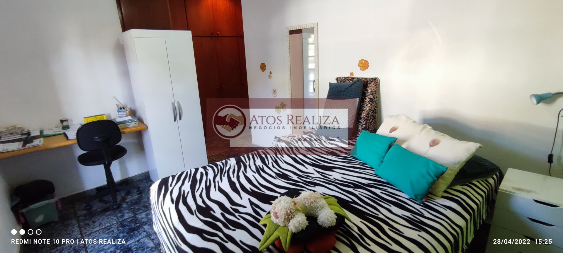 Casa à venda com 3 quartos, 4 suítes, 3 vagas e 250m² no Interlagos, São Paulo (SP) — foto 22 de 30