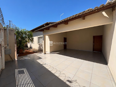 Casa em Goianiense 2  -  Catalão