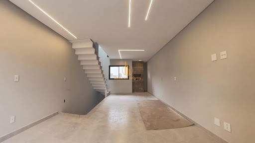Sobrado à venda em Santo André 110m² 2 suítes por R$790 mil
