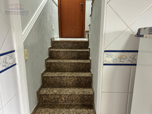 Escadas para os dormitórios