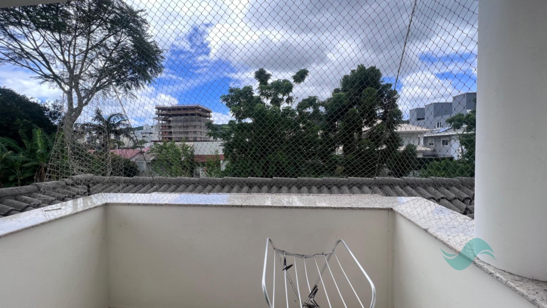 Casa à venda com 4 quartos, 3 suítes, 2 vagas e 286m² no Jurerê, Florianópolis (SC) — foto 12 de 23