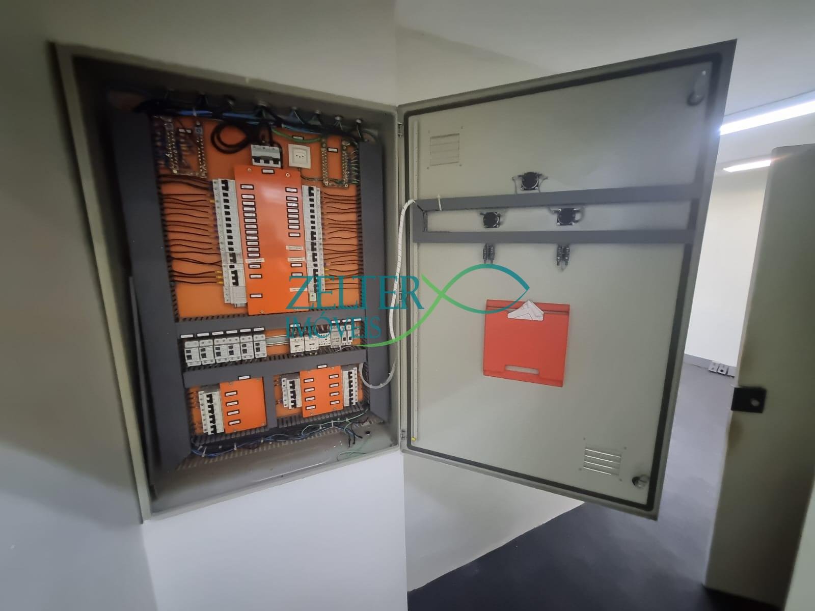 Comercial para alugar com 4 banheiros e 850m² no Penha, Rio de Janeiro (RJ) — foto 25 de 30