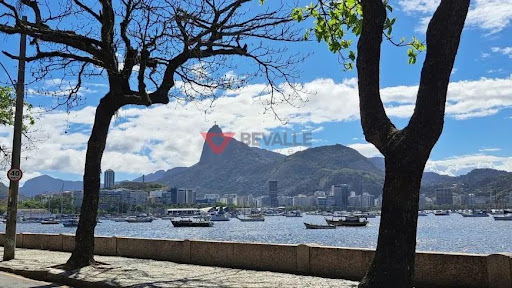 Casa à venda na Urca: 458m², 4 quartos, 2 vagas e lazer